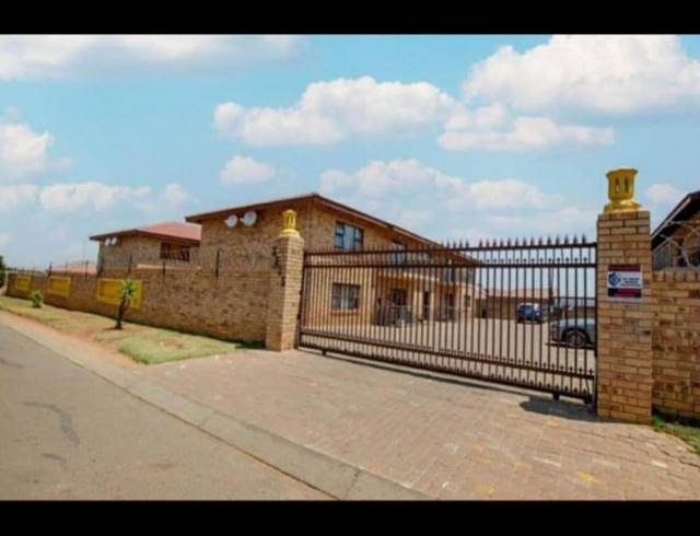 BUSINESS FOR SALE IN LENASIA SOUTH